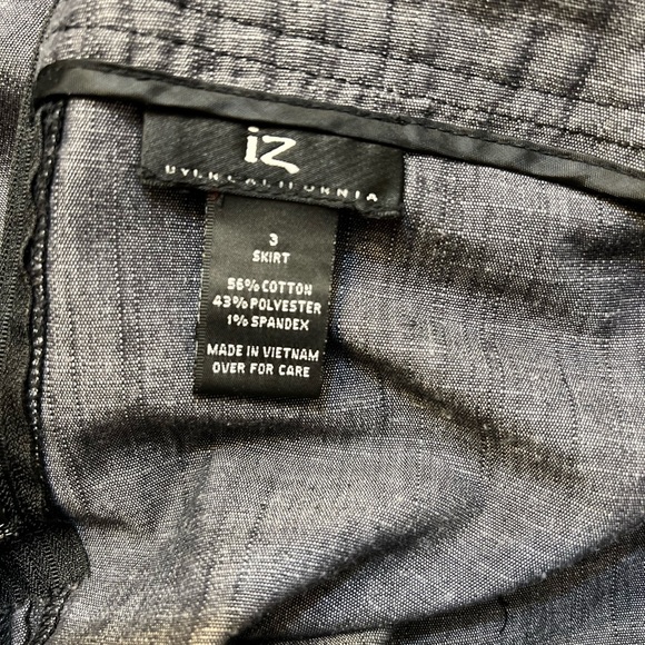 🩶🩶LIKE NEW GRAY PENCIL SKIRT WITH SMALL SLIT IN BACK .SZ 3🩶🩶 - Picture 3 of 4